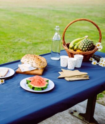 NZ Made Elasticated Fitted Picnic Table Covers