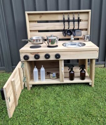 Quality, medium sized mud kitchen with oven from Mud Mates