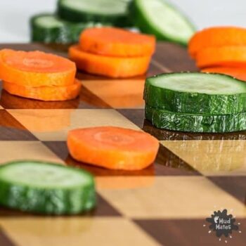 Food Play Ideas: noughts and crosses using cucumber and carrot slices