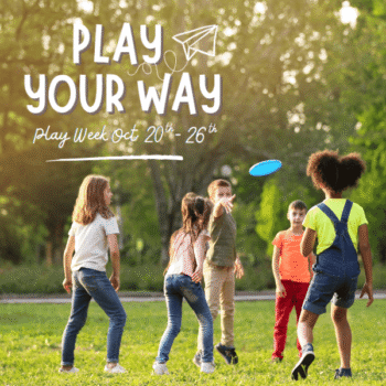 Play Week Aotearoa - children playing frisbee in the park